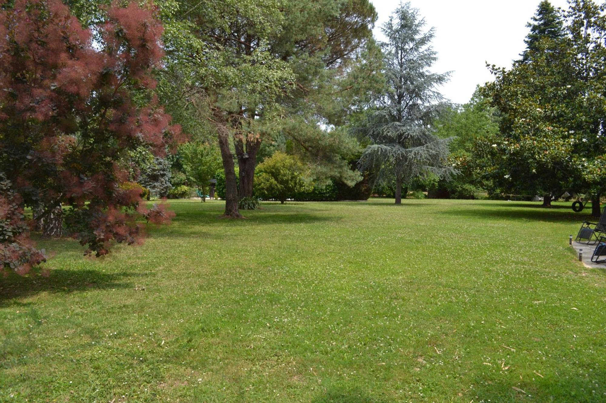 Les Bruyeres B&B Montbron Exterior photo